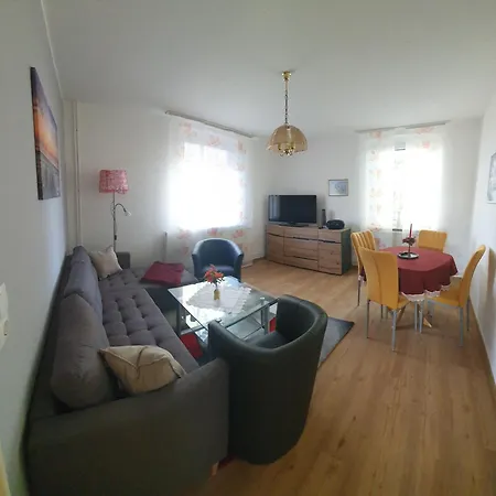 Haus 145 *